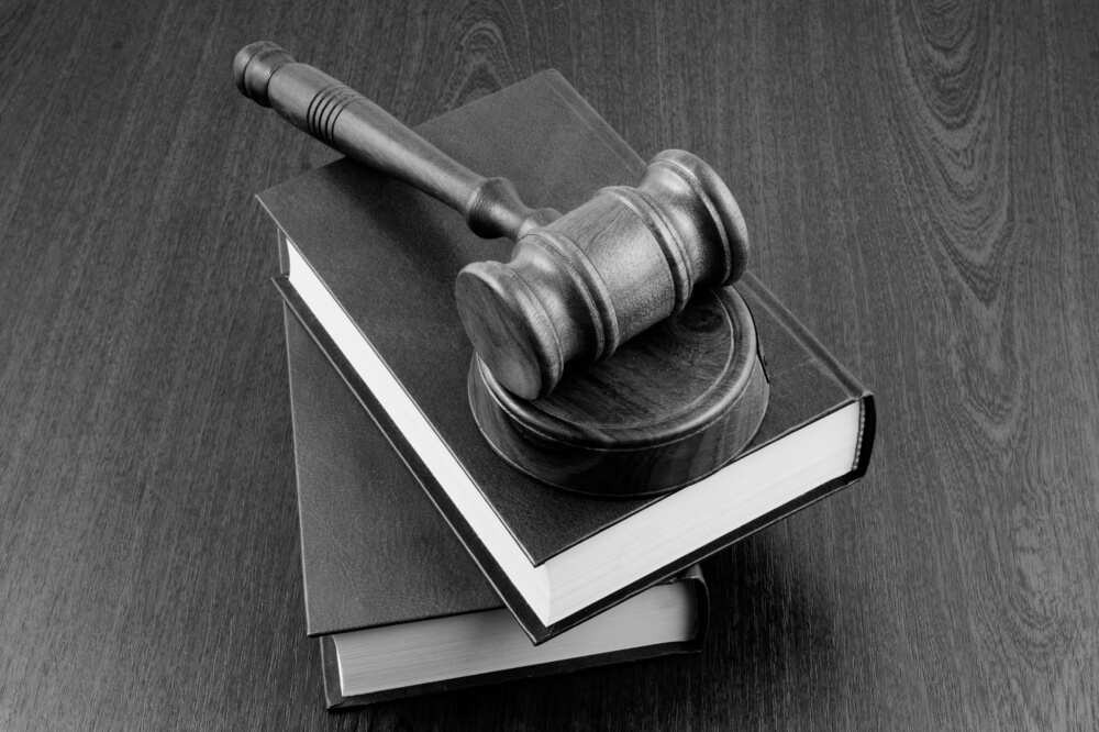 Legal Advisors Vs. Lawyers - What’s The Difference?